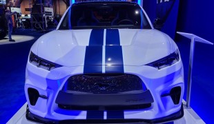 Концепт Ford Shelby Mustang Mach-E GT 2021 года