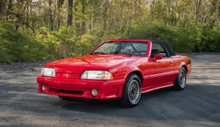 Раритетный Ford Mustang 1988 года выставлен на аукцион, и большой сбор поклонников Bullitt