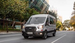 Ford Transit - второй по популярности фургон в Великобритании, а Explorer был разгромлен!