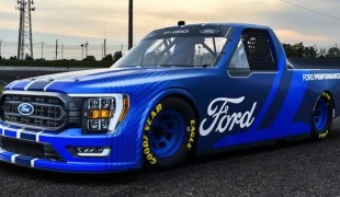 Ford F-150 NASCAR 2022 года
