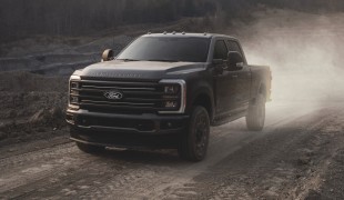Ford Super Duty из Канады пошли в США: завод Oakville начал отгрузки