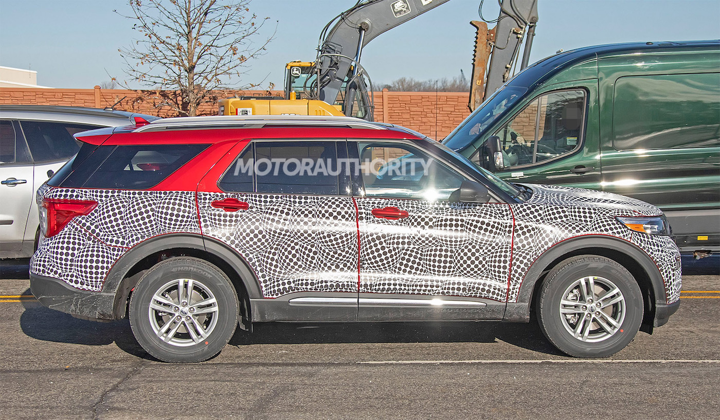 Ford Explorer 2020 года будет показан 9 января на Ford Field фото 3 - превью