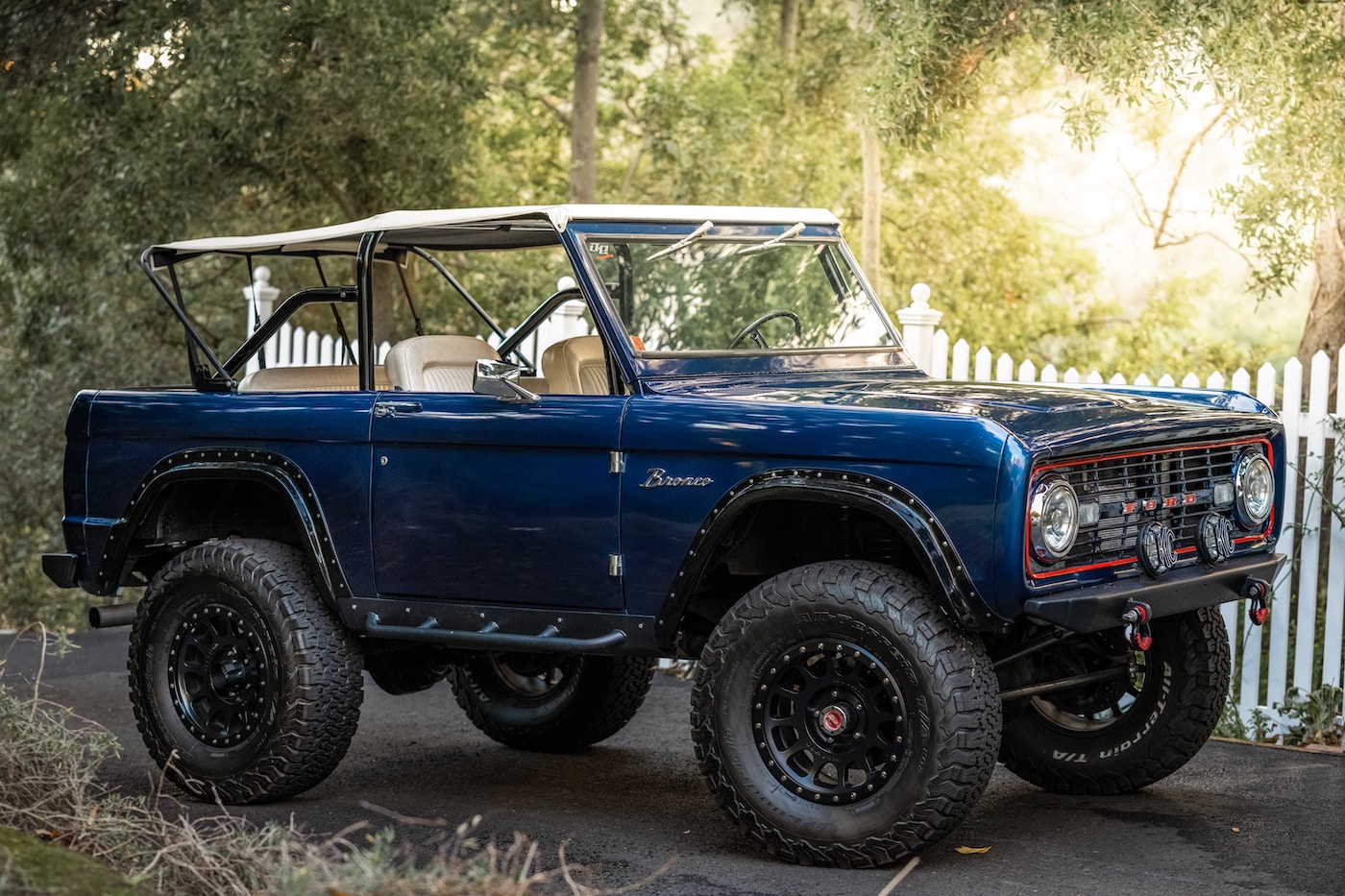 Ford Bronco 1970 года чемпиона F1 Дженсона Баттона на аукционе фото 1 - превью
