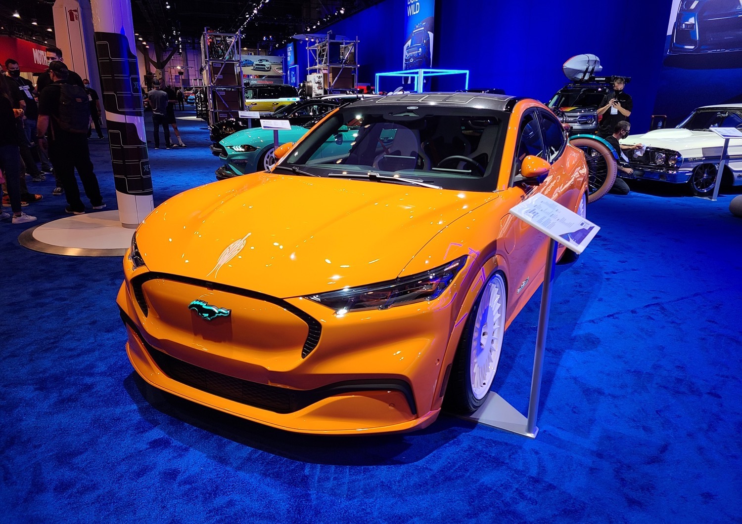 Ford Mustang Mach-E 2021 от Tjin Edition фото 4 - превью