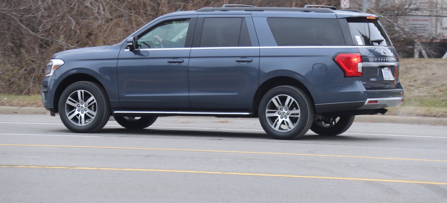 Ford Expedition XLT Max 2022 года фото 3 - превью