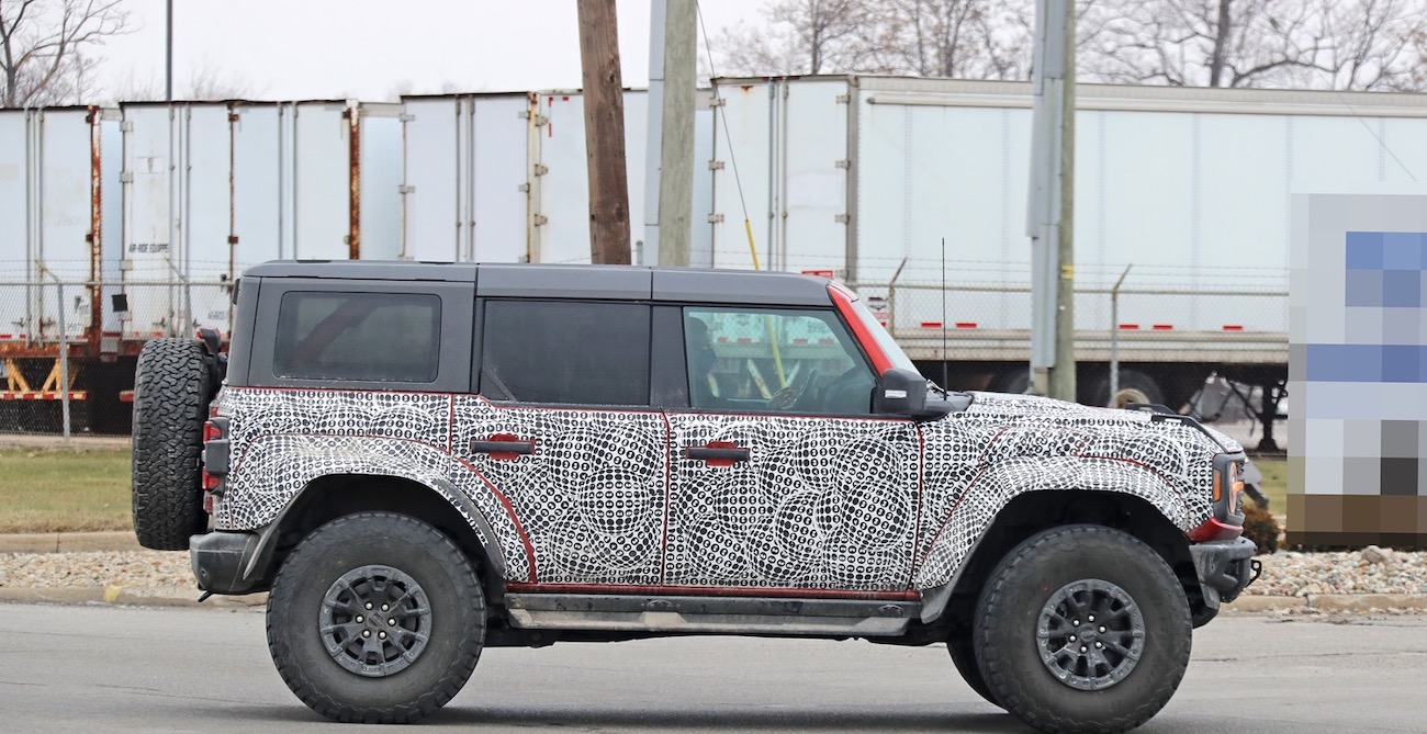 Вся информация о Ford Bronco Raptor фото 3 - превью