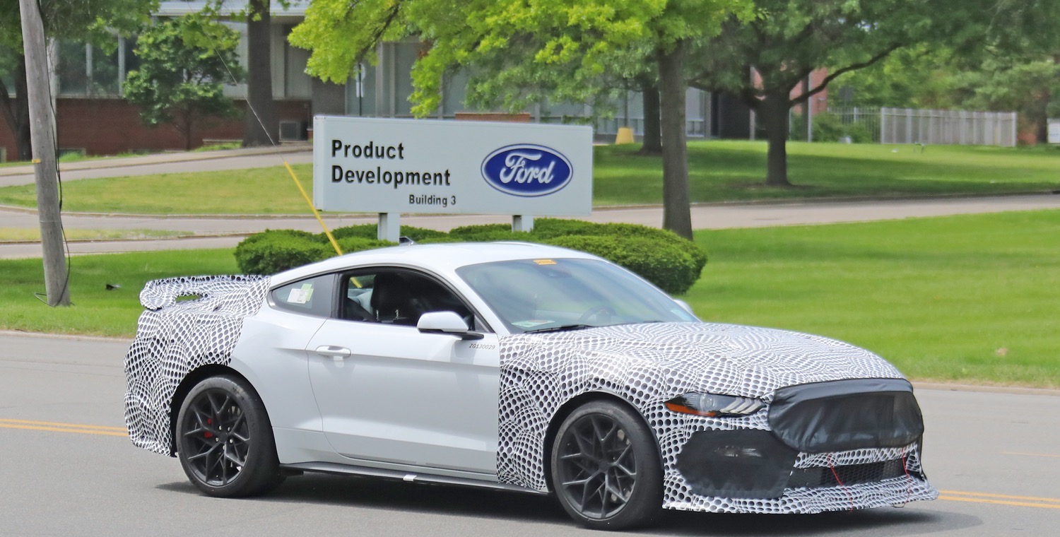 Мощность Ford Mustang Mach 1 2021 года фото 1 - превью