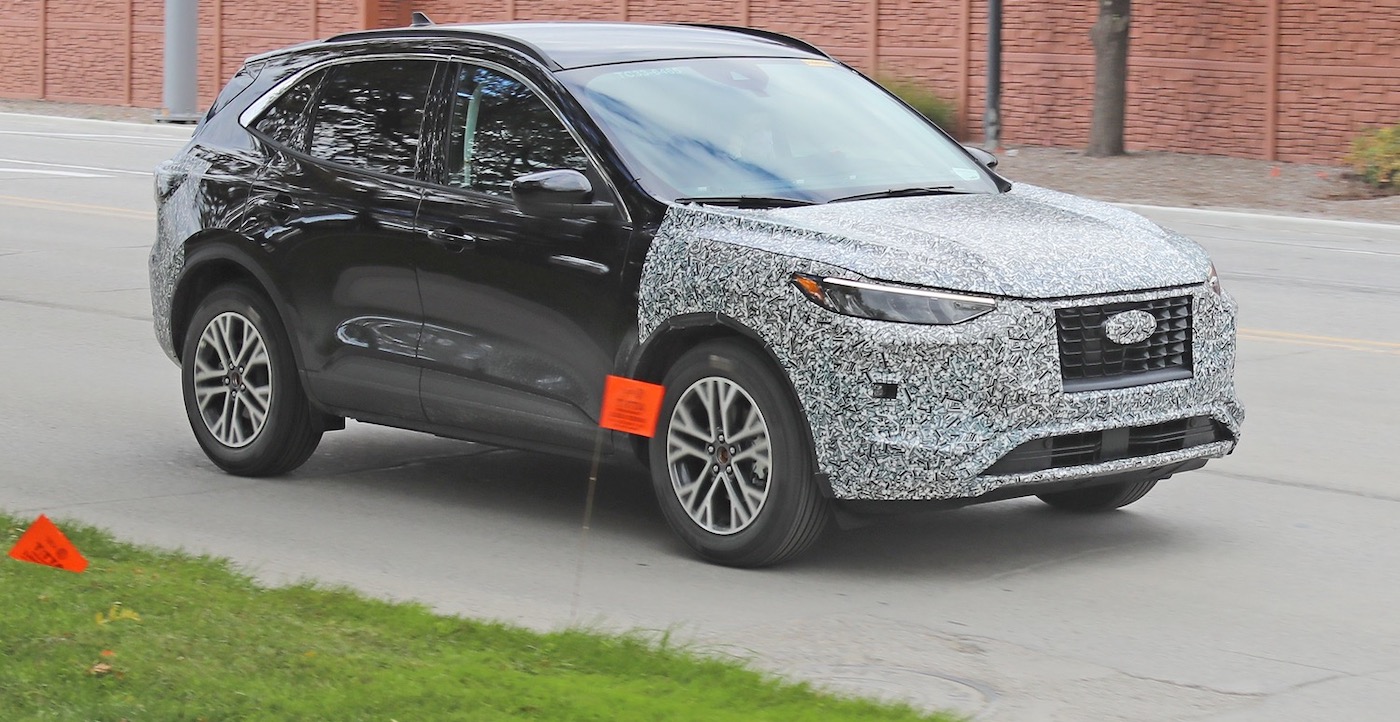 Шпионские снимки Ford Escape 2023 снова фото 1 - превью