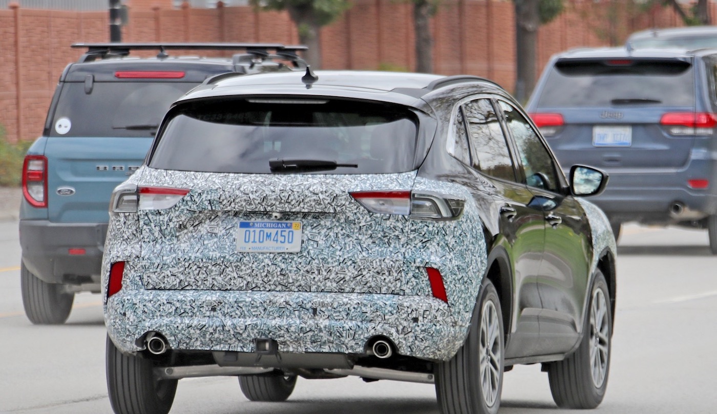 Шпионские снимки Ford Escape 2023 снова фото 4 - превью