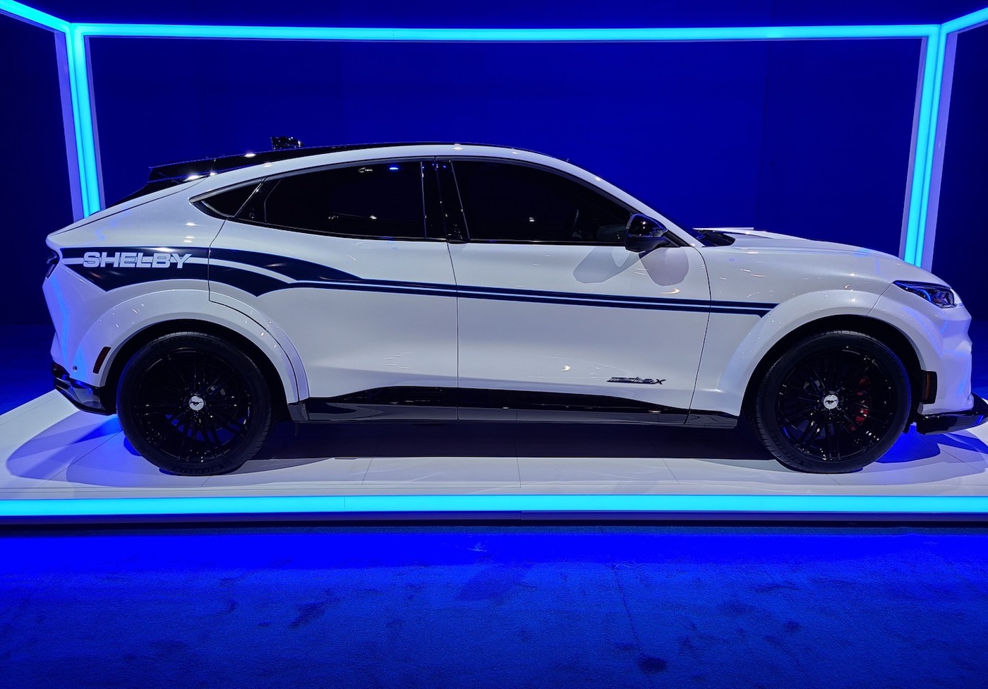 Концепт Ford Shelby Mustang Mach-E GT 2021 года фото 2 - превью