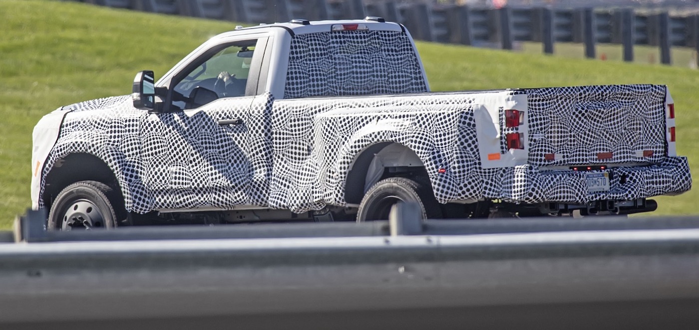 Новая информация о Ford Super Duty 2023 года фото 1 - превью