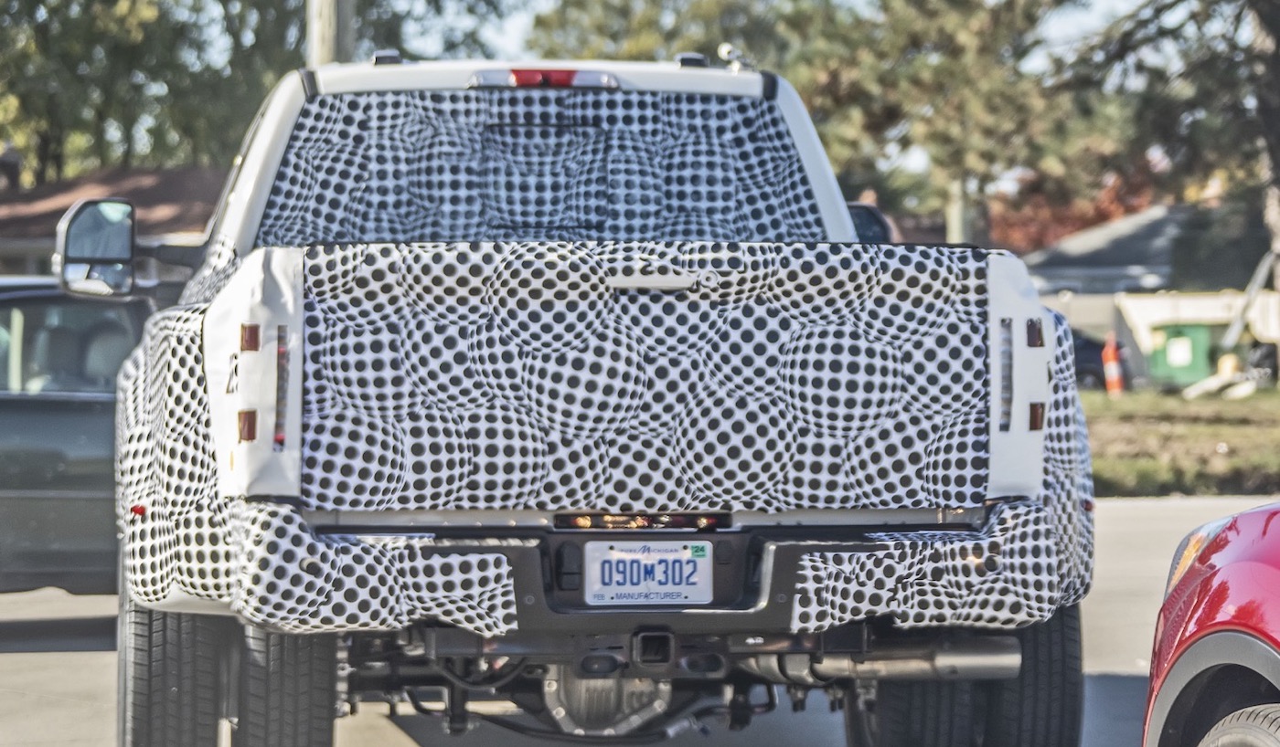 Новая информация о Ford Super Duty 2023 года фото 3 - превью