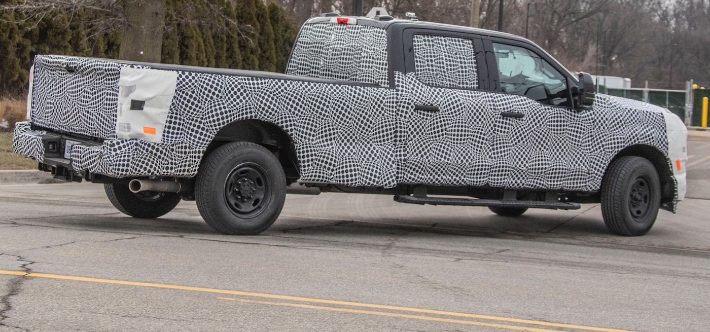 Новая информация о Ford Super Duty 2023 года фото 4 - превью