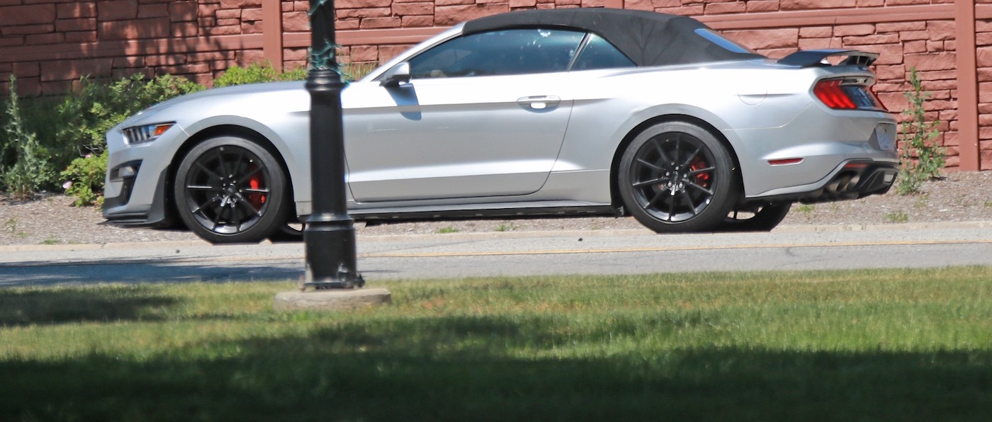 Необычный кабриолет Ford Mustang Shelby GT500 фото 2 - превью