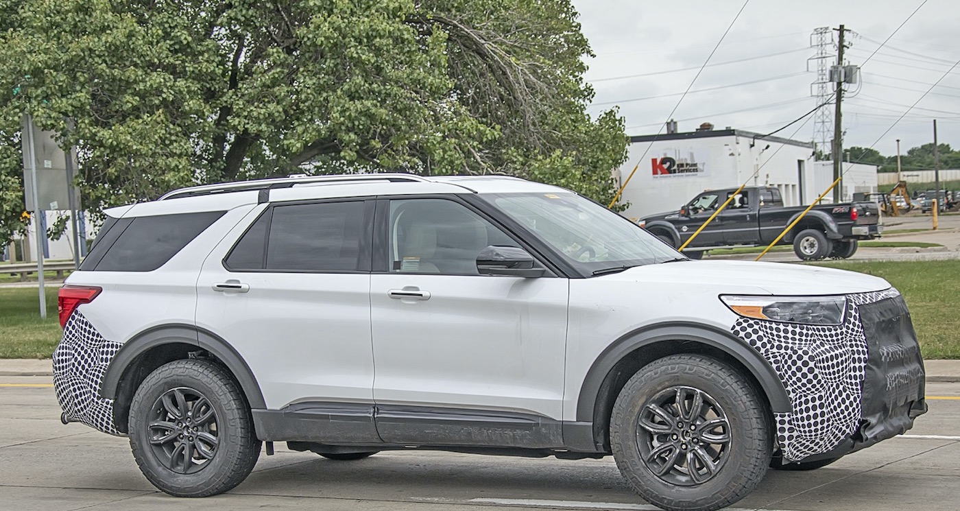 Шпионские фото Ford Explorer FX4 фото 3 - превью
