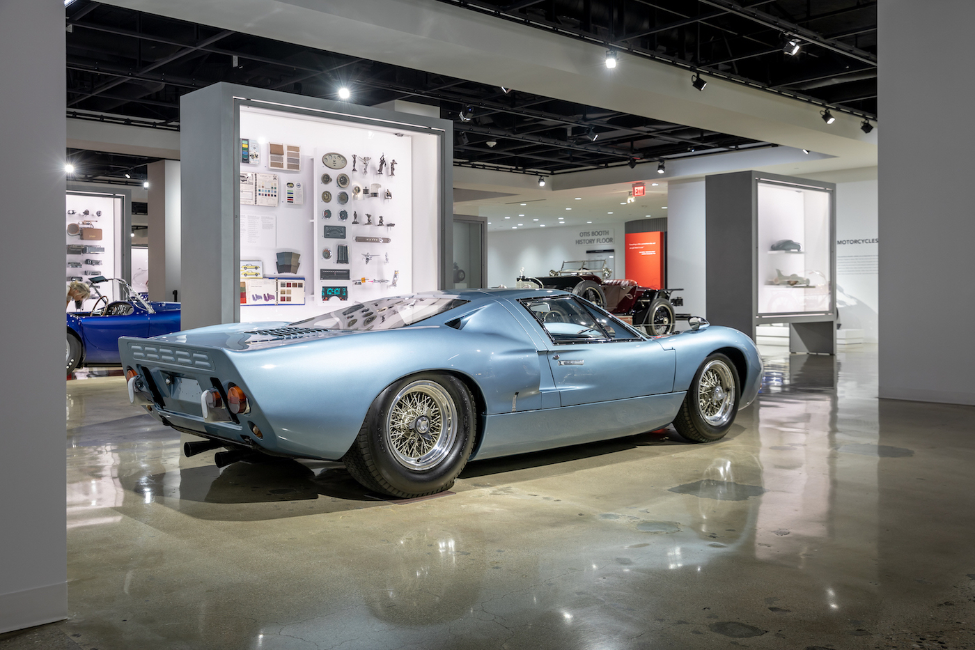 Редкий Ford GT40 MKIII 1967 года в музее фото 1 - превью