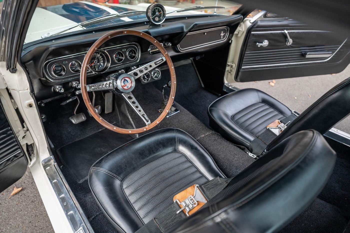 Shelby GT350 1966 года - машина мечты фото 4 - превью