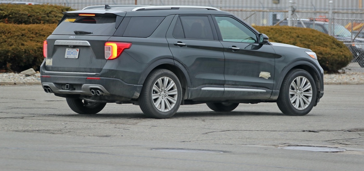 Шпионские снимки Ford Explorer King Ranch 2021 года фото 3 - превью