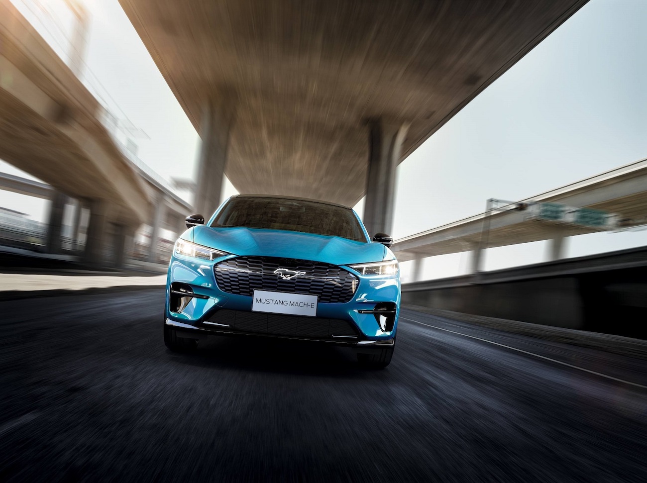 Ford увеличит инвестиции в электромобили фото 3 - превью