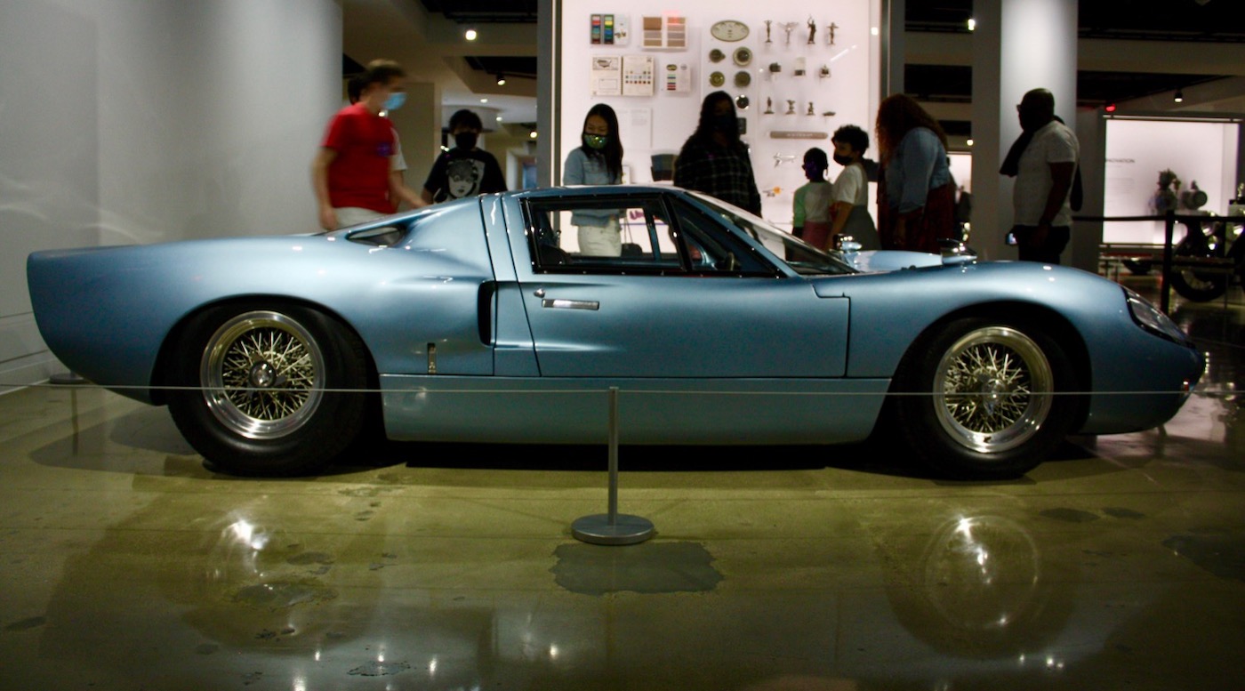 Редкий Street-Legal 1967 Ford GT40 Mk III фото 3 - превью