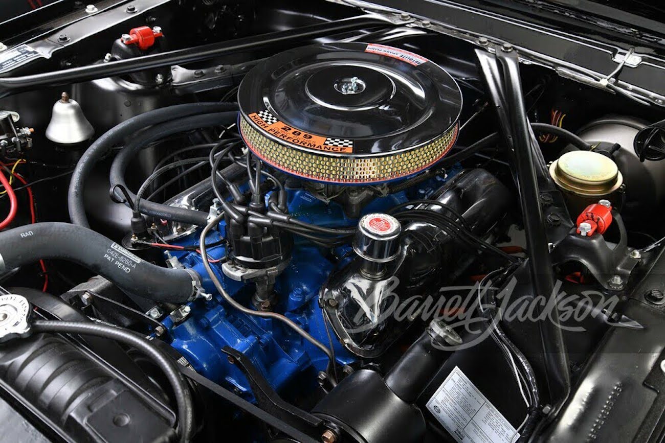 Ford Mustang GT 1966 года на аукционе фото 3 - превью