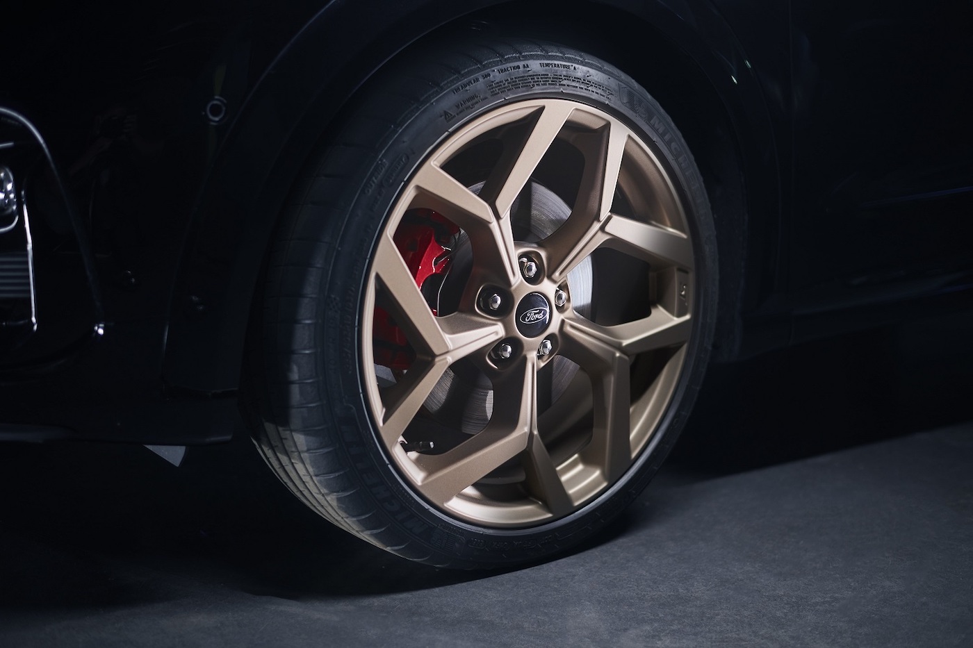 Фанатский Ford Puma ST Gold Edition фото 2 - превью