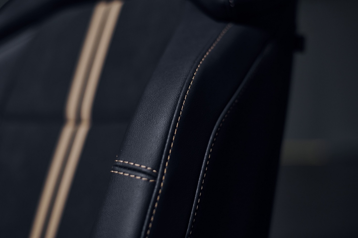 Фанатский Ford Puma ST Gold Edition фото 3 - превью