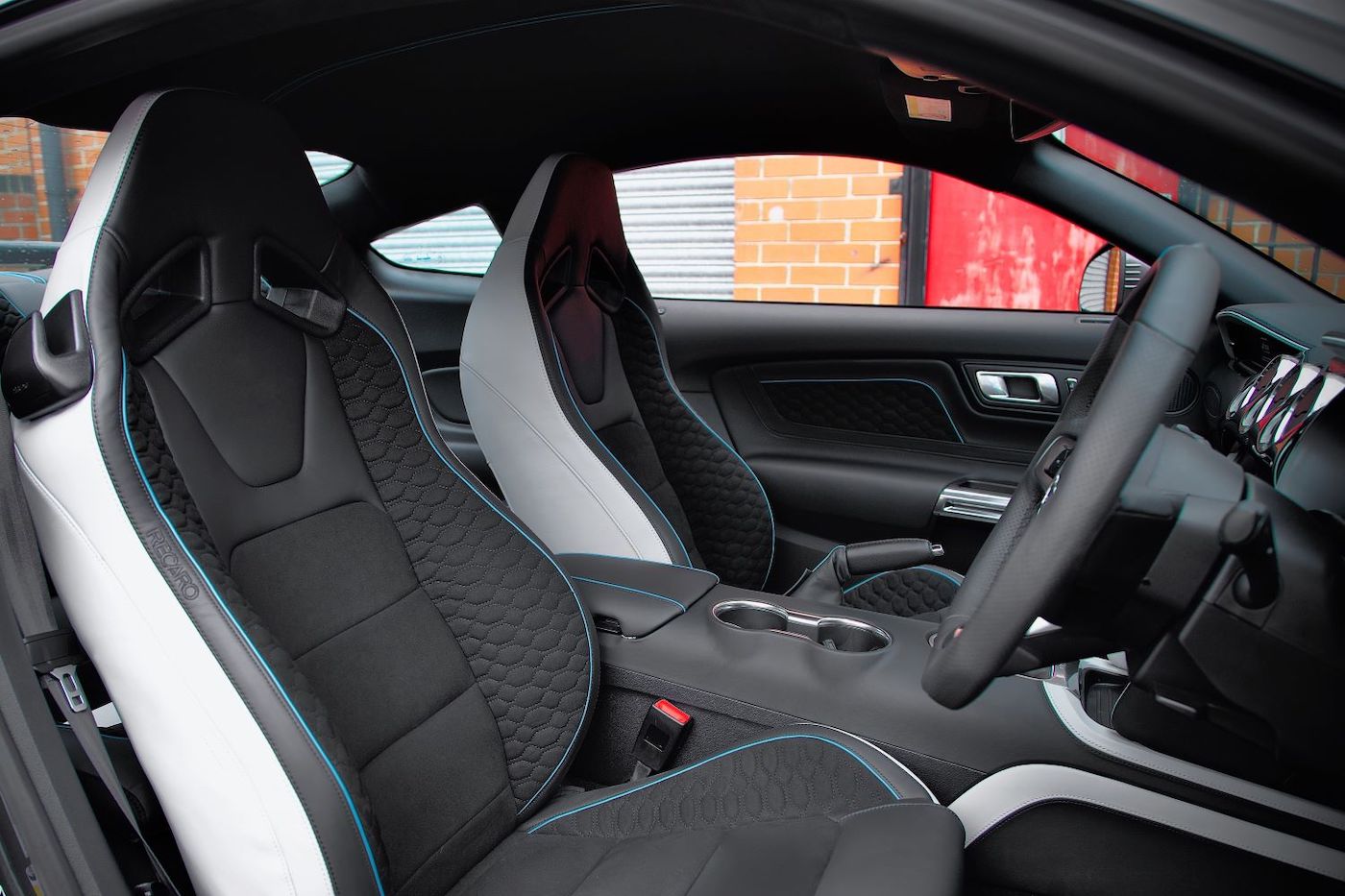 Мощнейший Clive Sutton Mustang CS850GT фото 4 - превью