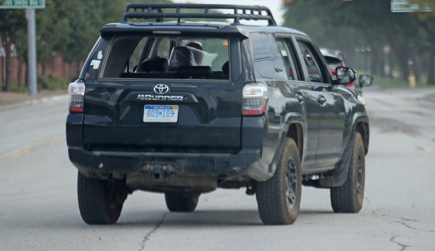 Ford тестирует Toyota 4Runner TRD Pro фото 2 - превью