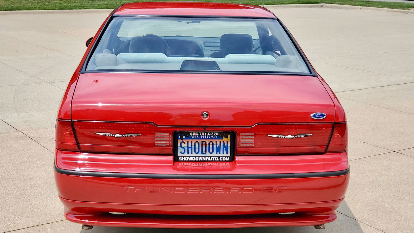 Ford Thunderbird Super Coupe 1990 года выпуска на аукционе фото 2 - превью
