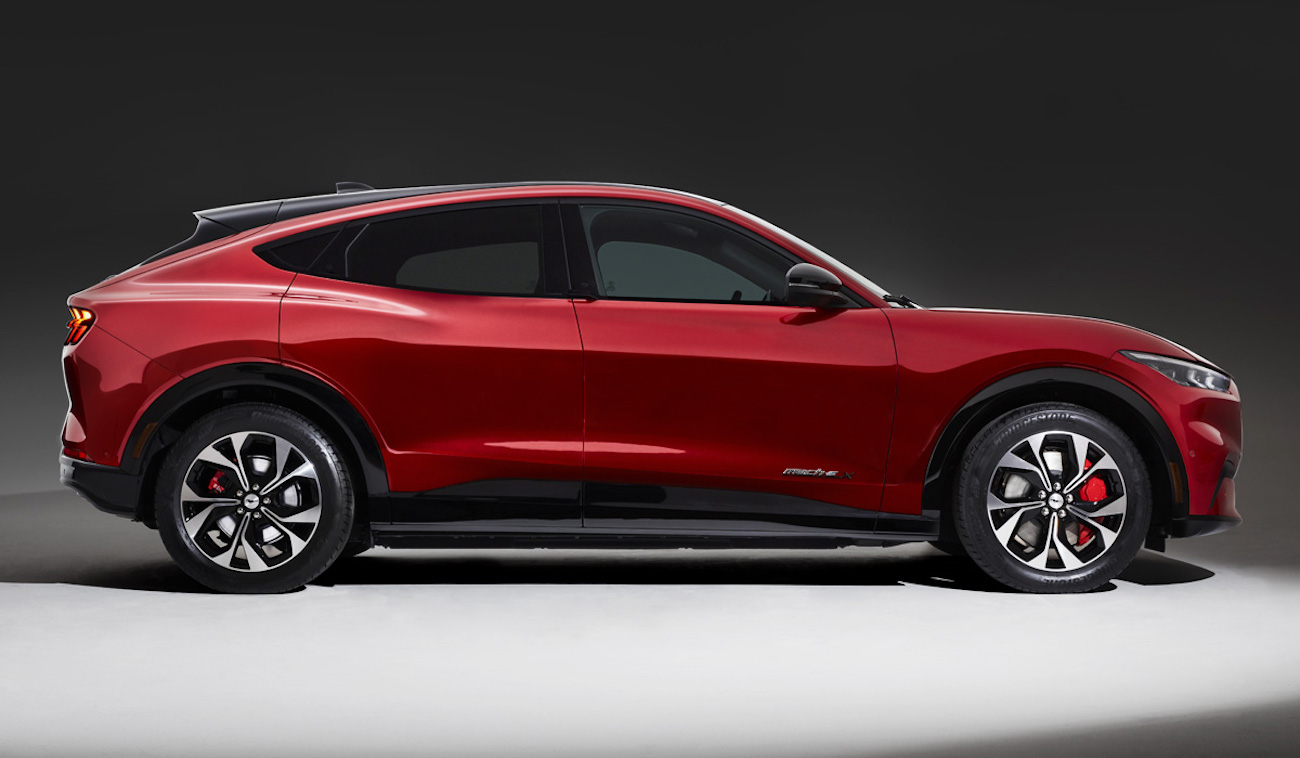 Безопасность задних сидений Ford Mustang Mach-E 2021 фото 4 - превью