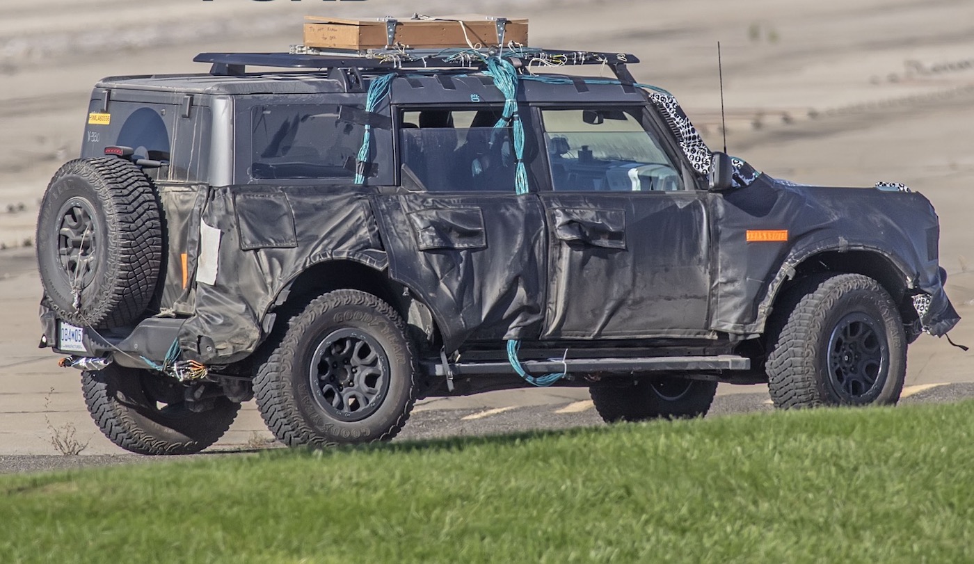 Шпионские фото Ford Bronco Everglades 2022 года фото 4 - превью
