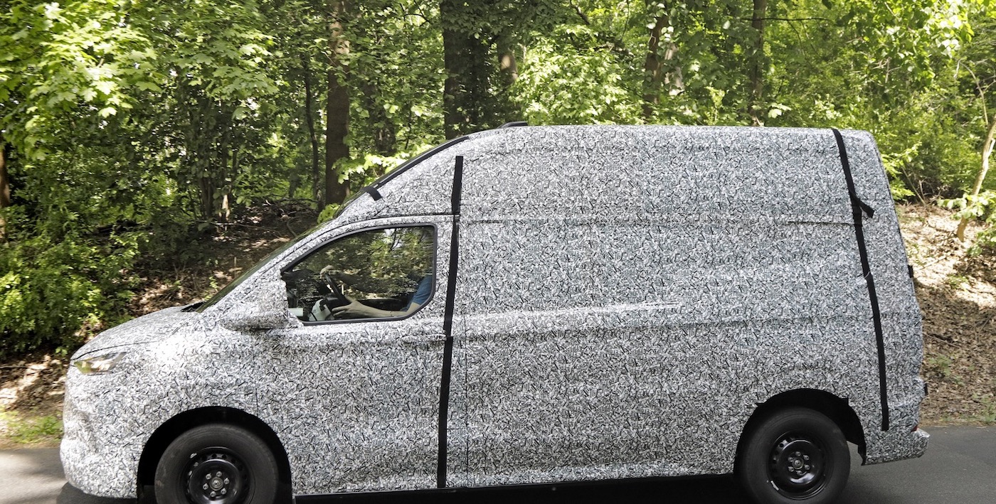 Шпионские снимки Ford Transit Custom фото 2 - превью