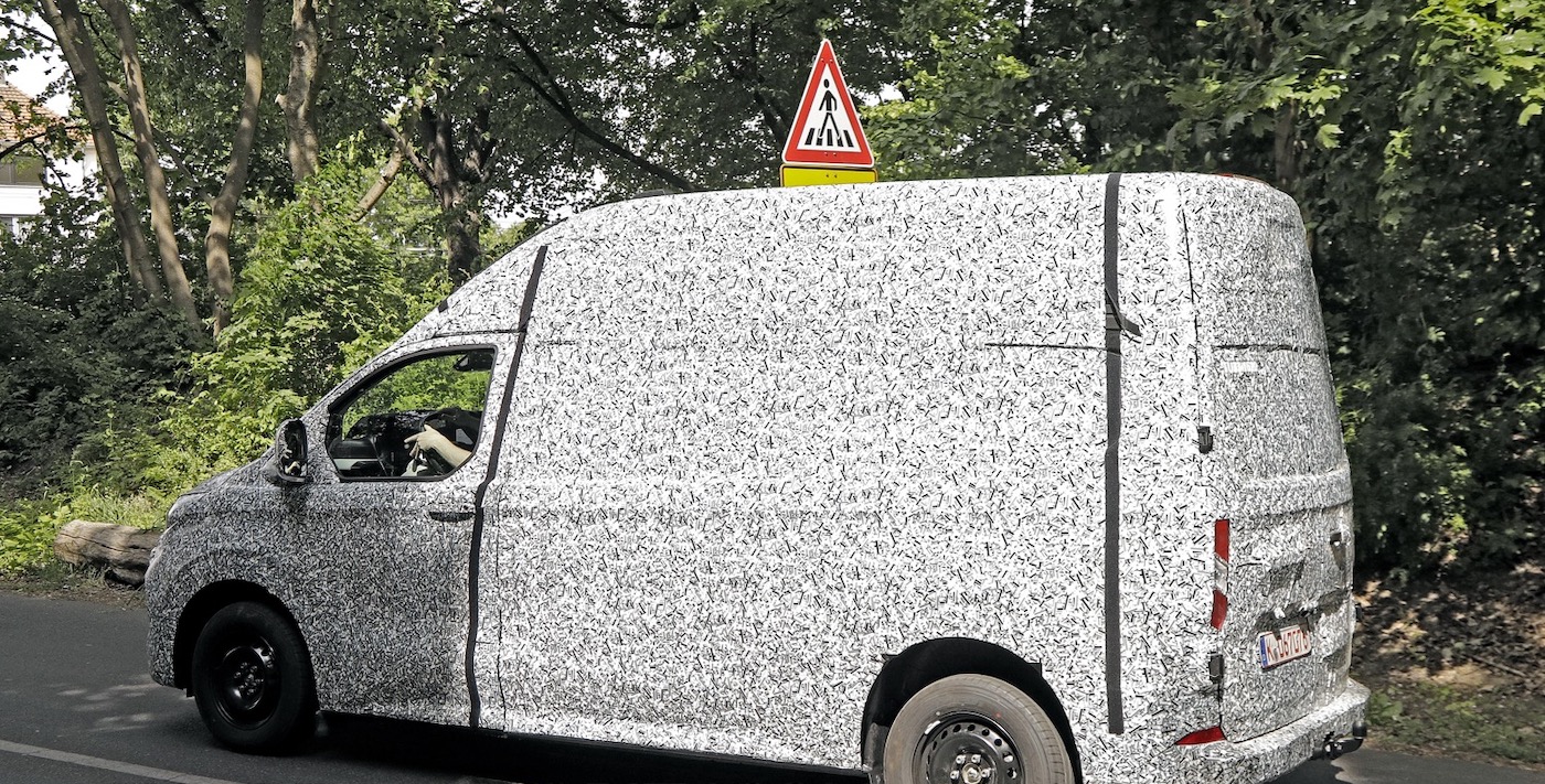 Шпионские снимки Ford Transit Custom фото 3 - превью