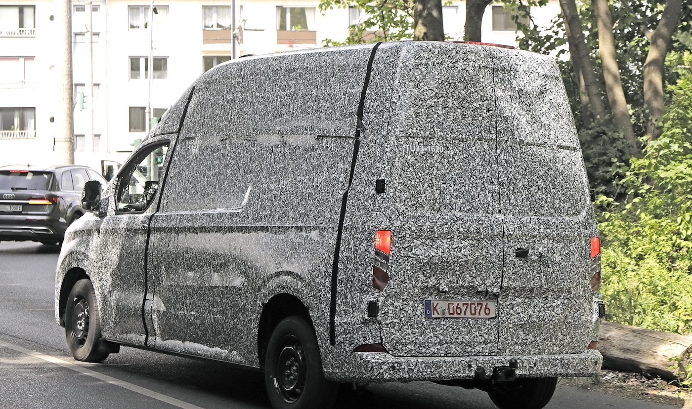 Шпионские снимки Ford Transit Custom фото 4 - превью