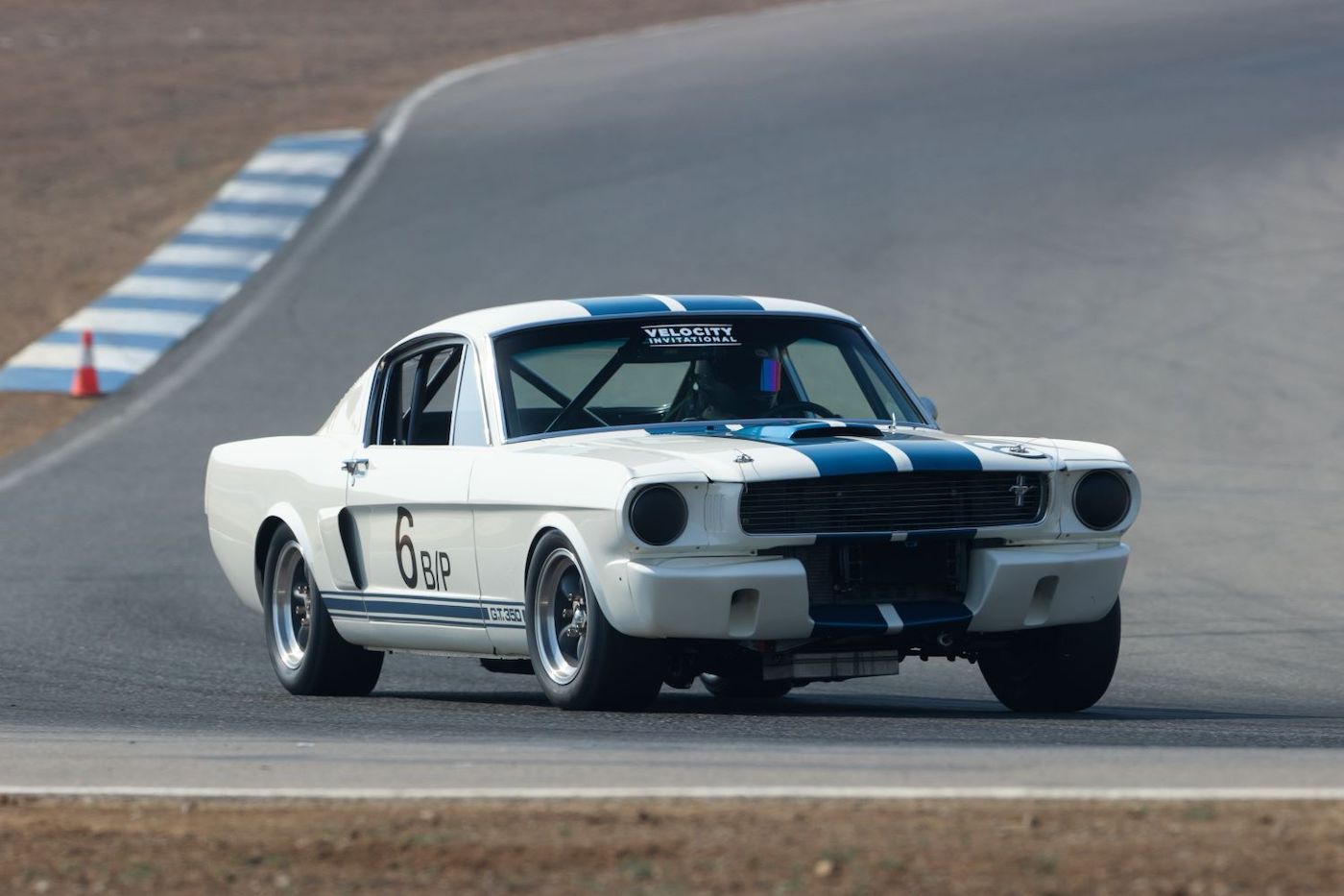 Винтажные гоночные Ford фото 1 - превью